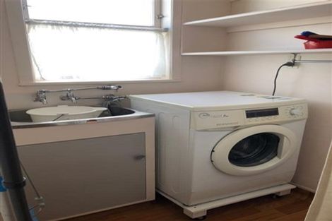 Photo of property in 210a/2 Grove Road, Mayfair, Hastings, 4122