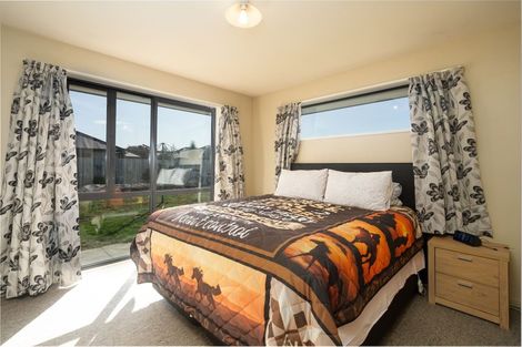 Photo of property in 18 Marlowe Place, Rolleston, 7614