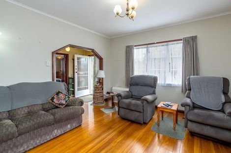 Photo of property in 1 Mcgregor Crescent, Masterton, 5810