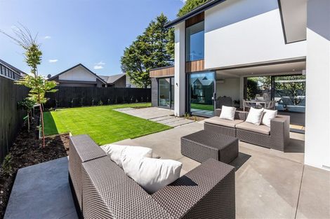 Photo of property in 2 Henridge Place, Avonhead, Christchurch, 8042