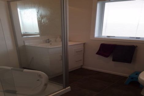 Photo of property in 1/34 Megan Avenue, Pakuranga Heights, Auckland, 2010