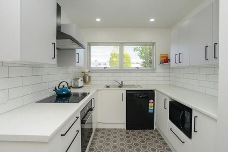 Photo of property in 1/8 Lee Road, Taradale, Napier, 4112