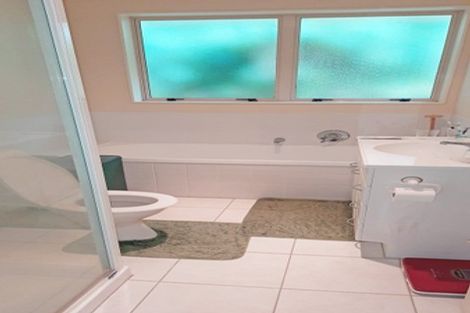 Photo of property in 9a Gendo Avenue, Henderson, Auckland, 0612