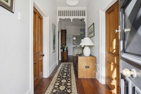 Photo of property in 55 Fairview Crescent, Kelburn, Wellington, 6012