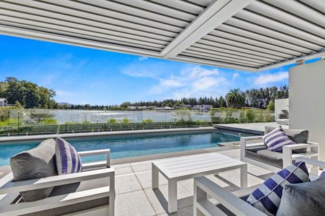 Photo of property in 37 Oakgrove Drive, Rangiora, 7400