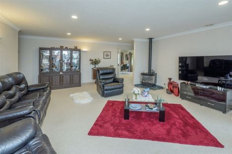 Photo of property in 40 Easton Way, Levin, 5510