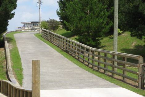 Photo of property in 54 Pinetone Road, Kumeu, 0892