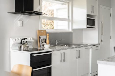 Photo of property in 18 Beazley Avenue, Paparangi, Wellington, 6037