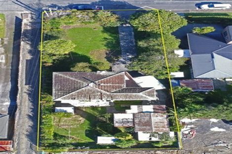 Photo of property in 5 Renata Crescent, Te Atatu Peninsula, Auckland, 0610