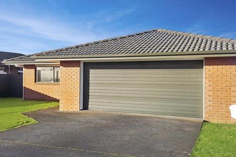 Photo of property in 24 Rock Daisy Crescent, Mangere, Auckland, 2022