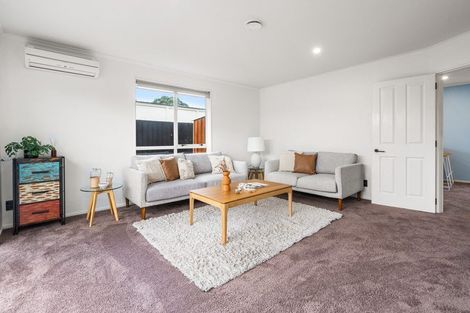 Photo of property in 10 Honeysuckle Place, Northcote, Christchurch, 8052