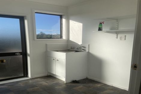 Photo of property in 10 Faram Place, Massey, Auckland, 0614