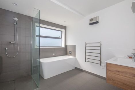 Photo of property in 34 Minaret Ridge, Wanaka, 9305