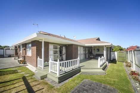 Photo of property in 8 Grange Place, Milson, Palmerston North, 4414