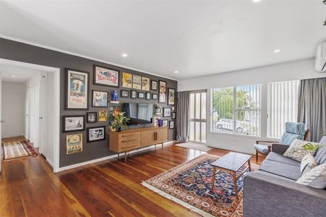 Photo of property in 2 May Avenue, Te Atatu South, Auckland, 0610