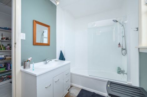 Photo of property in 17 Costley Street, Carterton, 5713