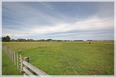 Photo of property in 10 Ripa Street, Tangimoana, 4822