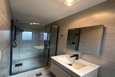 Photo of property in 6d Glennandrew Drive, Half Moon Bay, Auckland, 2012