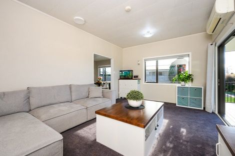 Photo of property in 6 Willowstream Grove, Cloverlea, Palmerston North, 4412