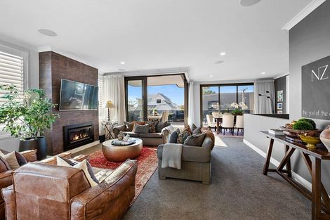 Photo of property in 12 Autere Street, Strandon, New Plymouth, 4312