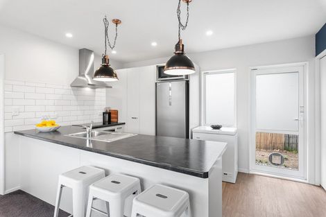 Photo of property in 5a Sharda Grove, Paraparaumu Beach, Paraparaumu, 5032