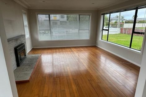 Photo of property in 5 Edgerton Road, Te Atatu Peninsula, Auckland, 0610