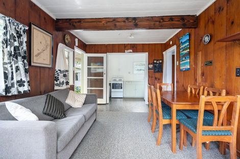 Photo of property in 11 Ringer Avenue, Matapouri, Whangarei, 0173
