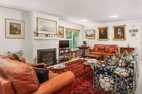 Photo of property in 17 Snowdon Road, Fendalton, Christchurch, 8052