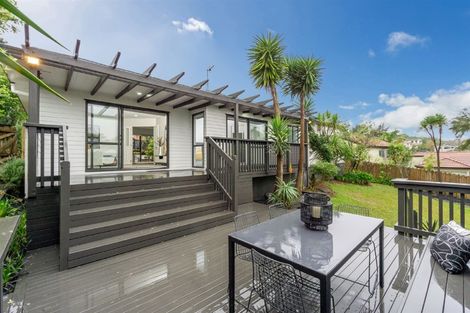 Photo of property in 7 Graham Collins Drive, Windsor Park, Auckland, 0632