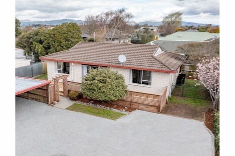 Photo of property in 2/126a Inwoods Close, Parklands, Christchurch, 8083