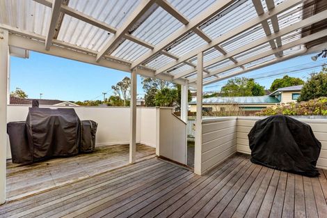 Photo of property in 1/296 Wairau Road, Glenfield, Auckland, 0629