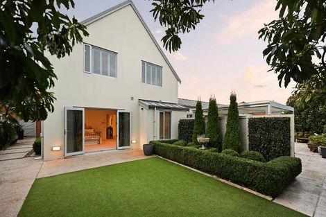 Photo of property in 4 Le Quesnoy Place, Cambridge, 3434