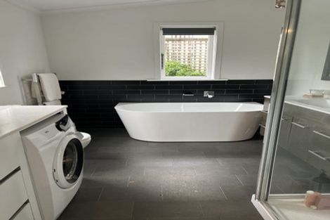 Photo of property in 20 Chamberlain Road, Karori, Wellington, 6012