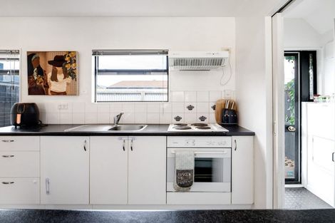Photo of property in 42 Stanmore Road, Phillipstown, Christchurch, 8011