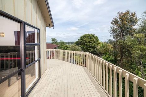 Photo of property in 386 Glenfield Road, Glenfield, Auckland, 0629