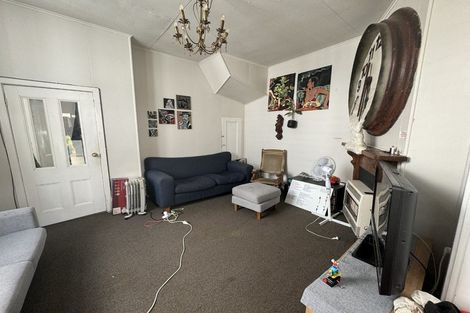 Photo of property in 19 Holloway Road, Aro Valley, Wellington, 6021