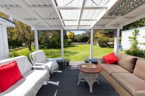 Photo of property in 6 Totara Road, Kumeroa, Woodville, 4997