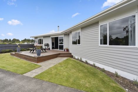 Photo of property in 21 Oberon Street, Stratford, 4332