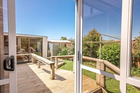 Photo of property in 27 Romilly Street, Westport, 7825