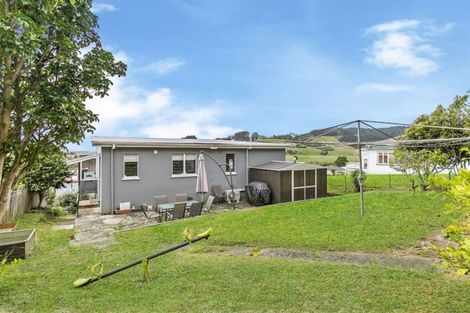 Photo of property in 15 Awaroa Road, Helensville, 0800