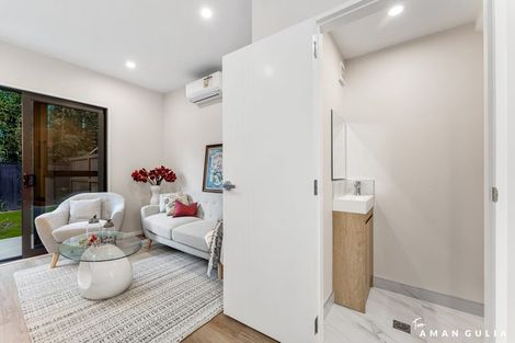 Photo of property in 3 Don Oliver Lane, Glen Eden, 0602