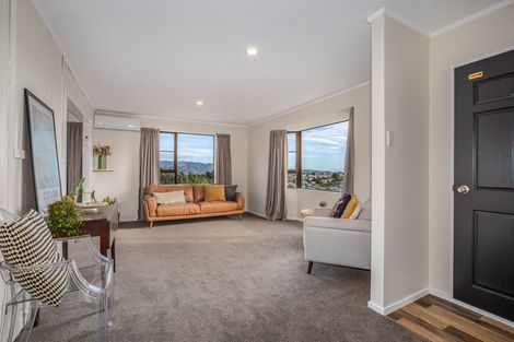 Photo of property in 25 Staysail Place, Whitby, Porirua, 5024