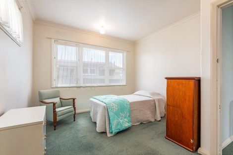 Photo of property in 12 Nairn Crescent, Awapuni, Palmerston North, 4412