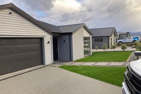 Photo of property in 22 Muster Road, Jacks Point, 9371