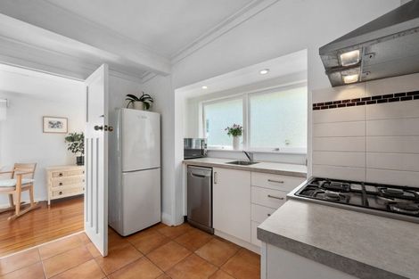 Photo of property in 2/33a Glen Road, Stanley Point, Auckland, 0624