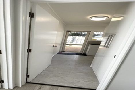 Photo of property in 1/42 Barbados Drive, Unsworth Heights, Auckland, 0632