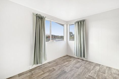 Photo of property in 27 Cross Street, Castlecliff, Whanganui, 4501
