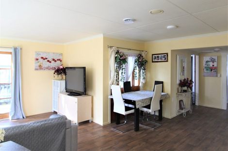 Photo of property in 52 Huxley Street, Pahiatua, 4910