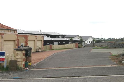 Photo of property in 19 Lucienne Drive, Ranui, Auckland, 0612