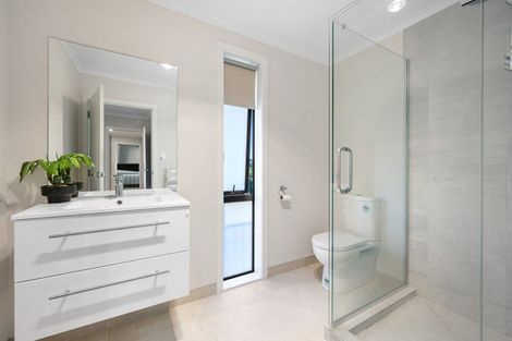 Photo of property in 24 Te Tiireke Drive, Glenview, Hamilton, 3206